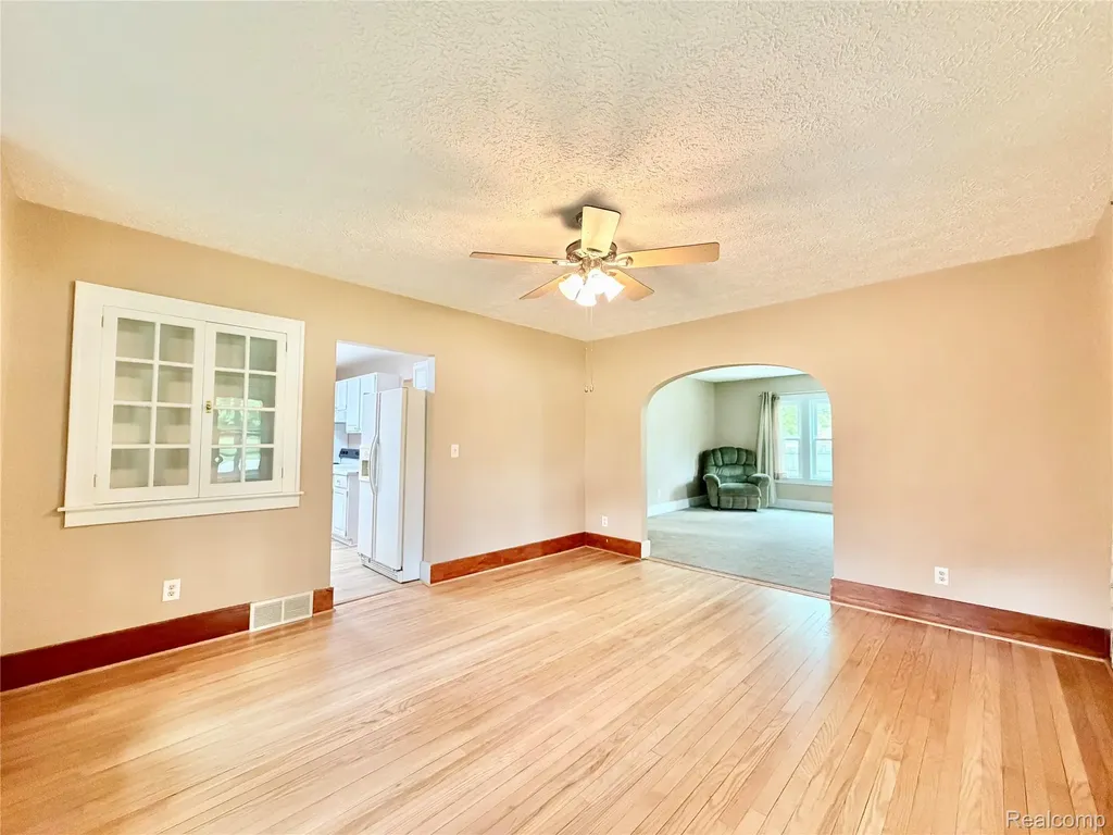 1331 South Boulevard W Troy City MI 48098