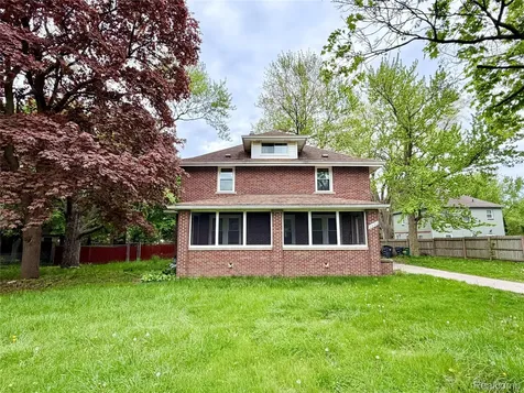 1331 South Boulevard W Troy City MI 48098