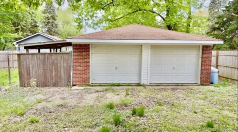 1331 South Boulevard W Troy City MI 48098