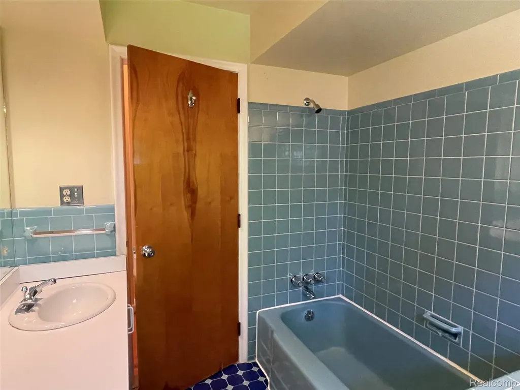 46151 Bloomcrest Drive Northville Township MI 48167