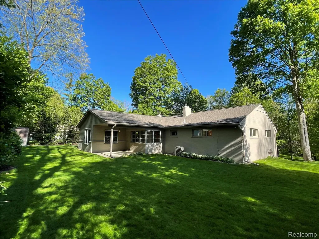 46151 Bloomcrest Drive Northville Township MI 48167