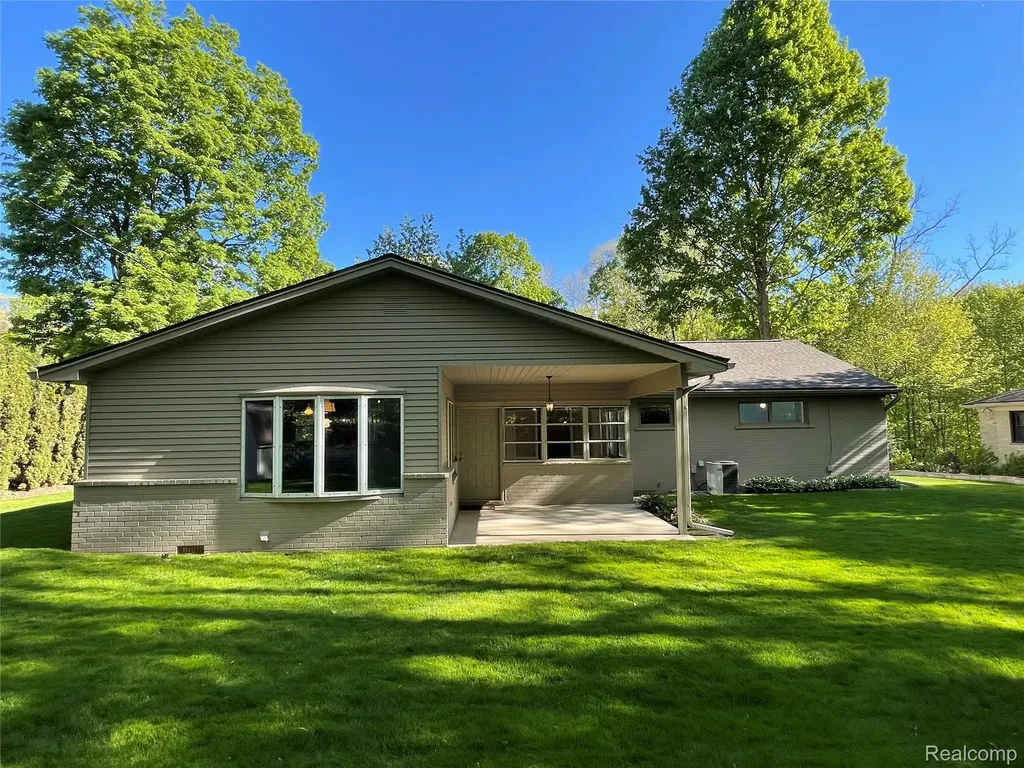 46151 Bloomcrest Drive Northville Township MI 48167