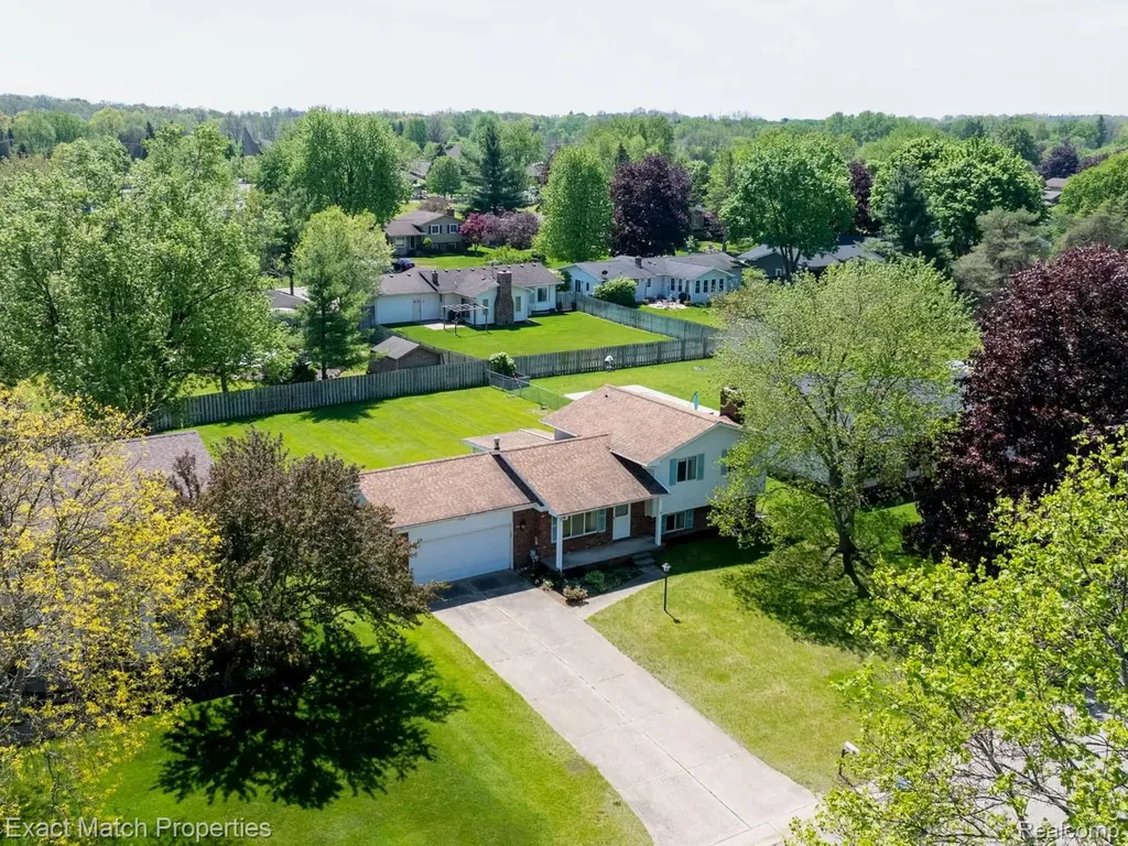 7186 Snow Apple Drive Independence Charter Township MI 48346