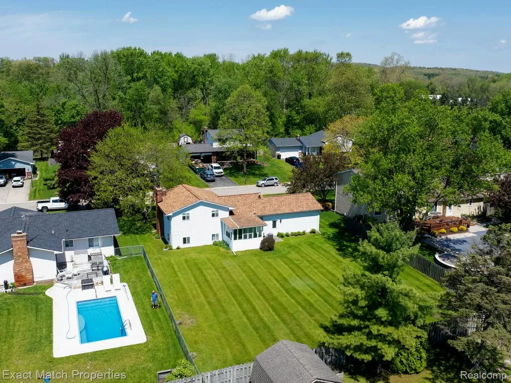 7186 Snow Apple Drive Independence Charter Township MI 48346