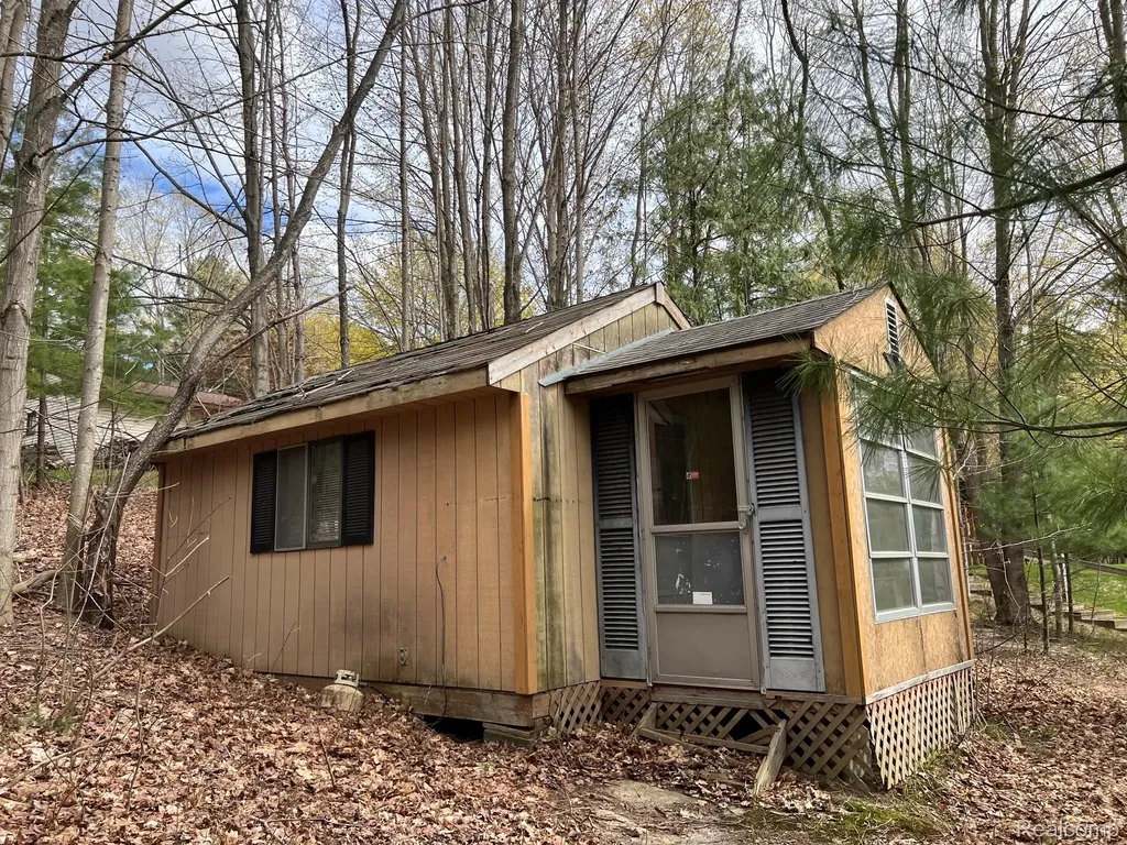2903 Rushton Road Central Lake Village MI 49622