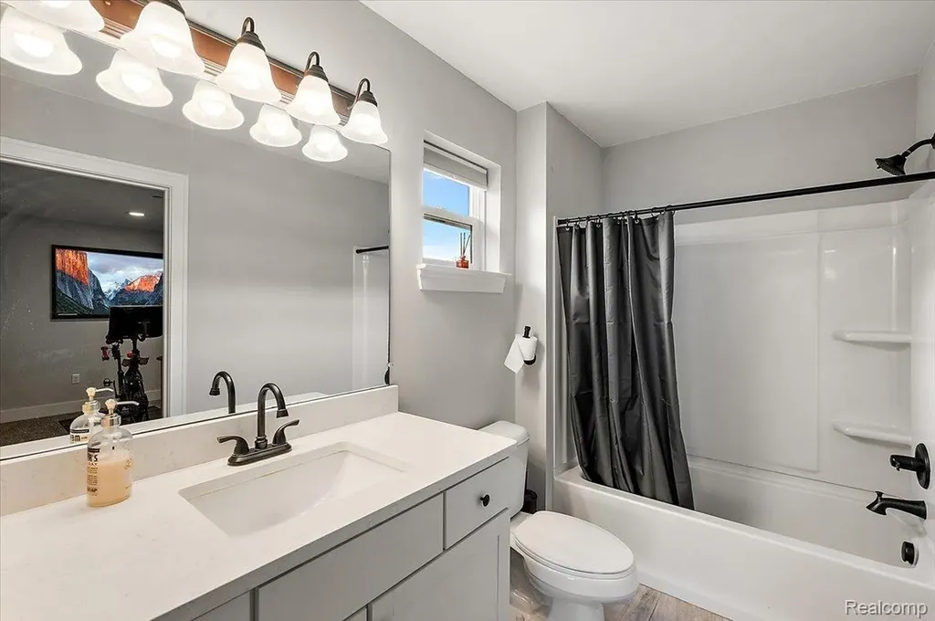 3878 Andover Avenue Auburn Hills City MI 48326