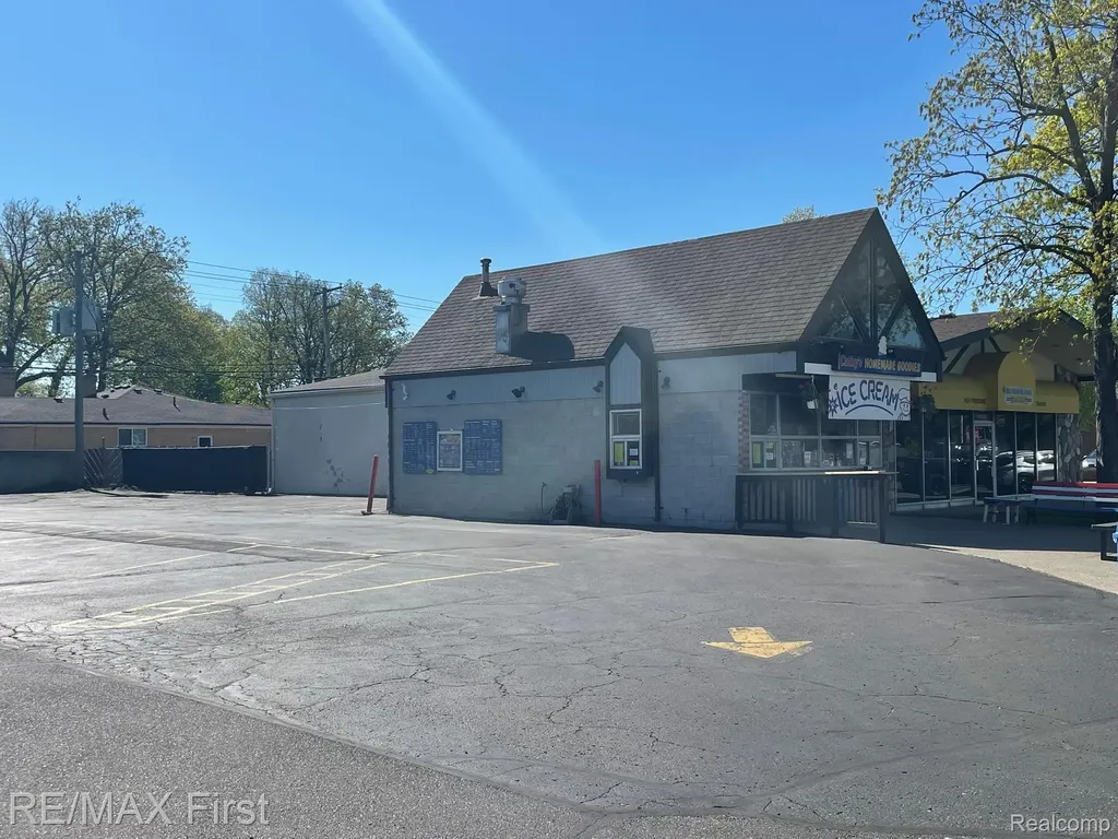 30910 Harper Avenue St. Clair Shores City MI 48082