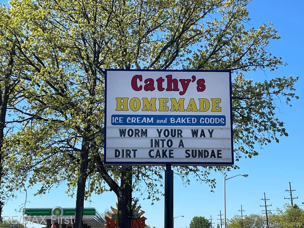 30910 Harper Avenue St. Clair Shores City MI 48082
