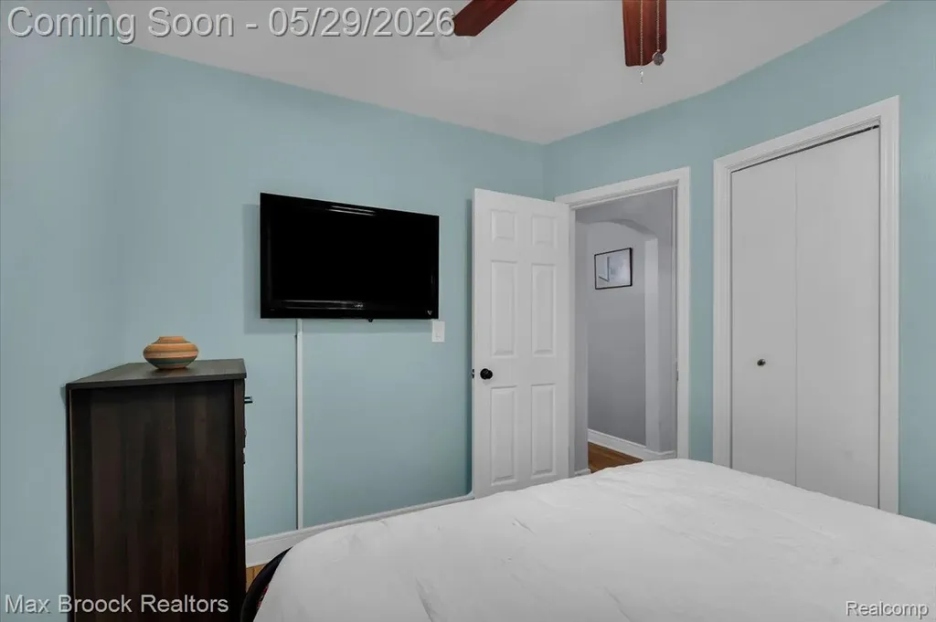 1207 Hoffman Avenue Royal Oak City MI 48067