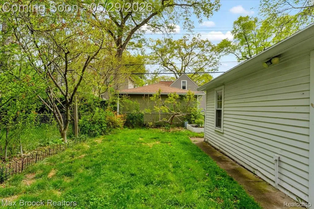 1207 Hoffman Avenue Royal Oak City MI 48067