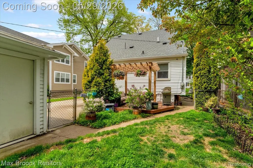 1207 Hoffman Avenue Royal Oak City MI 48067