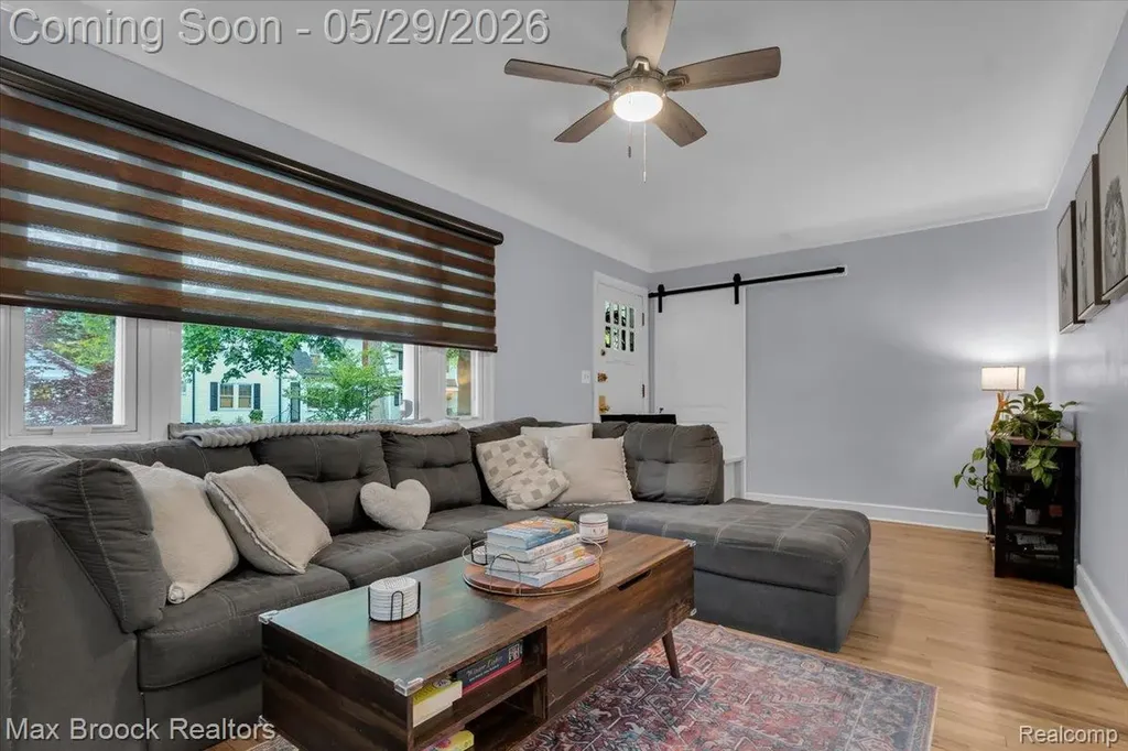 1207 Hoffman Avenue Royal Oak City MI 48067