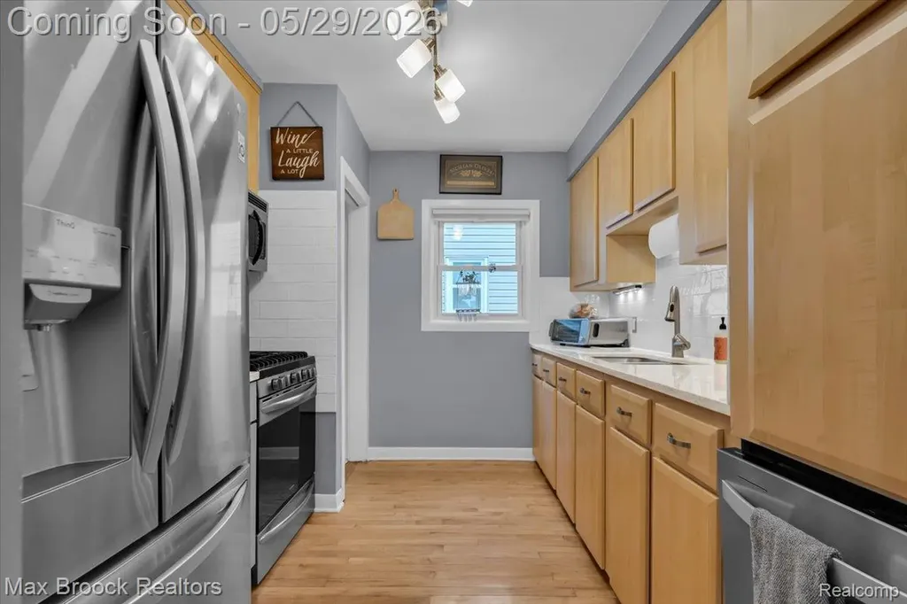 1207 Hoffman Avenue Royal Oak City MI 48067