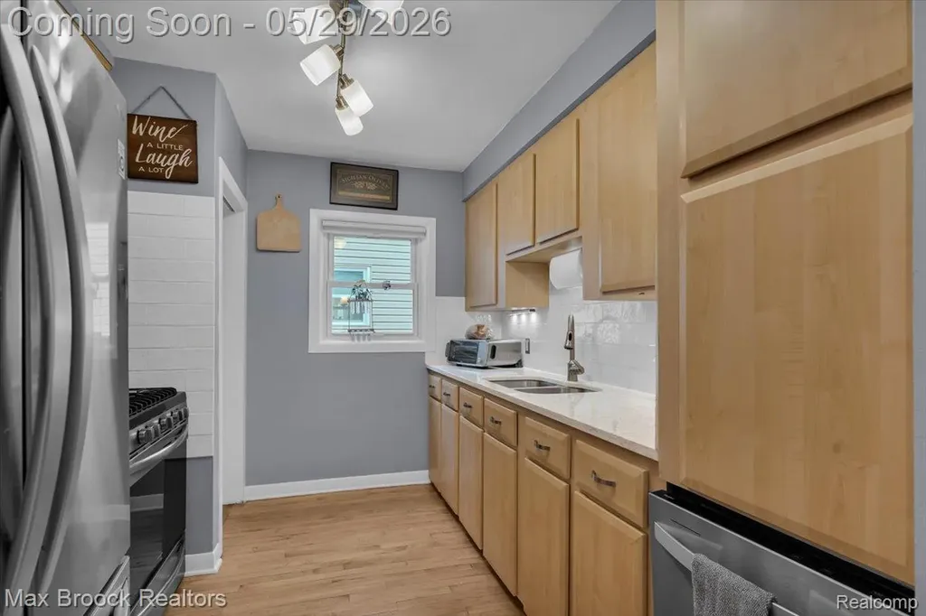 1207 Hoffman Avenue Royal Oak City MI 48067