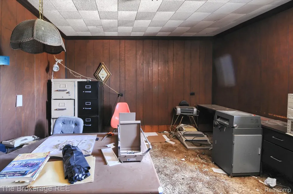 4032 Fenton Road Flint Charter Township MI 48507