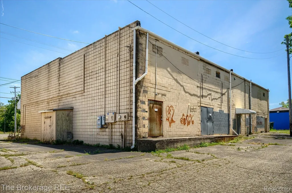 4032 Fenton Road Flint Charter Township MI 48507