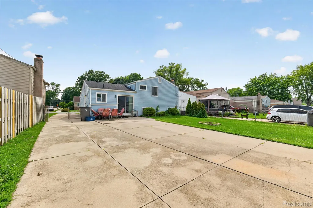 24145 Cottrell Street Clinton Charter Township MI 48035