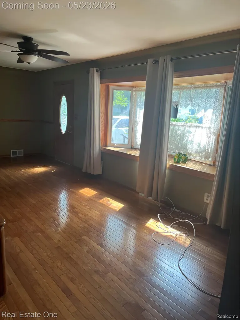 225 Juniper Street Auburn Hills City MI 48326