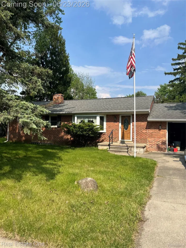 225 Juniper Street Auburn Hills City MI 48326