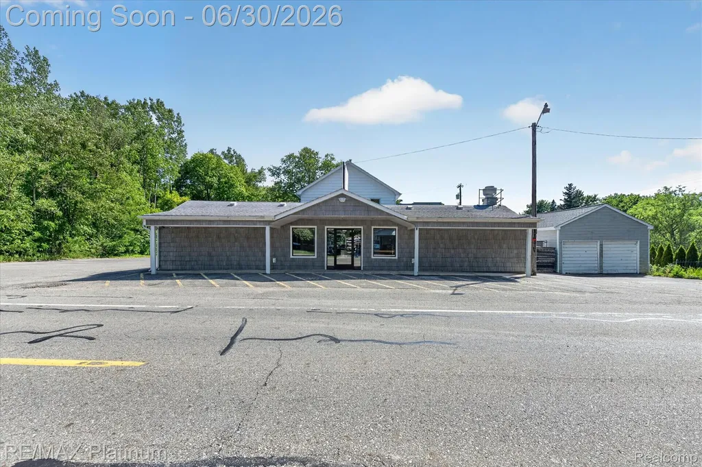 1462 S Hughes Road Genoa Township MI 48843