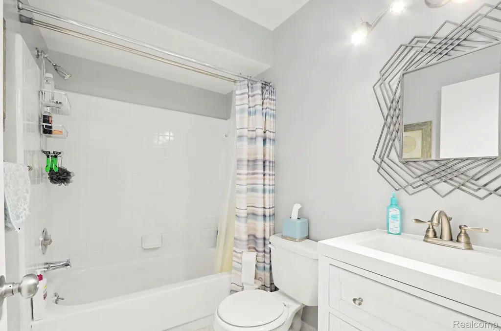 14832 Dexter Court Shelby Charter Township MI 48315