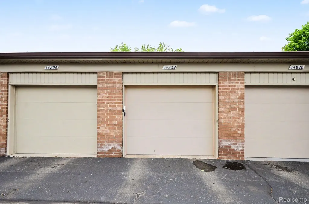 14832 Dexter Court Shelby Charter Township MI 48315