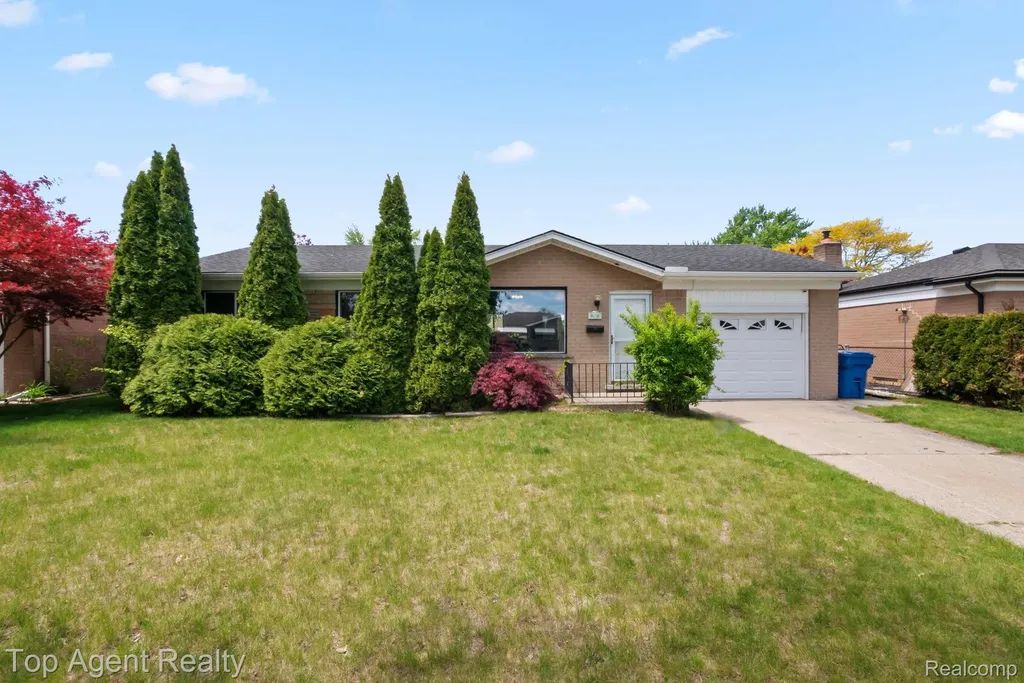 29639 Malvina Drive Warren City MI 48088
