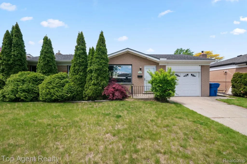 29639 Malvina Drive Warren City MI 48088