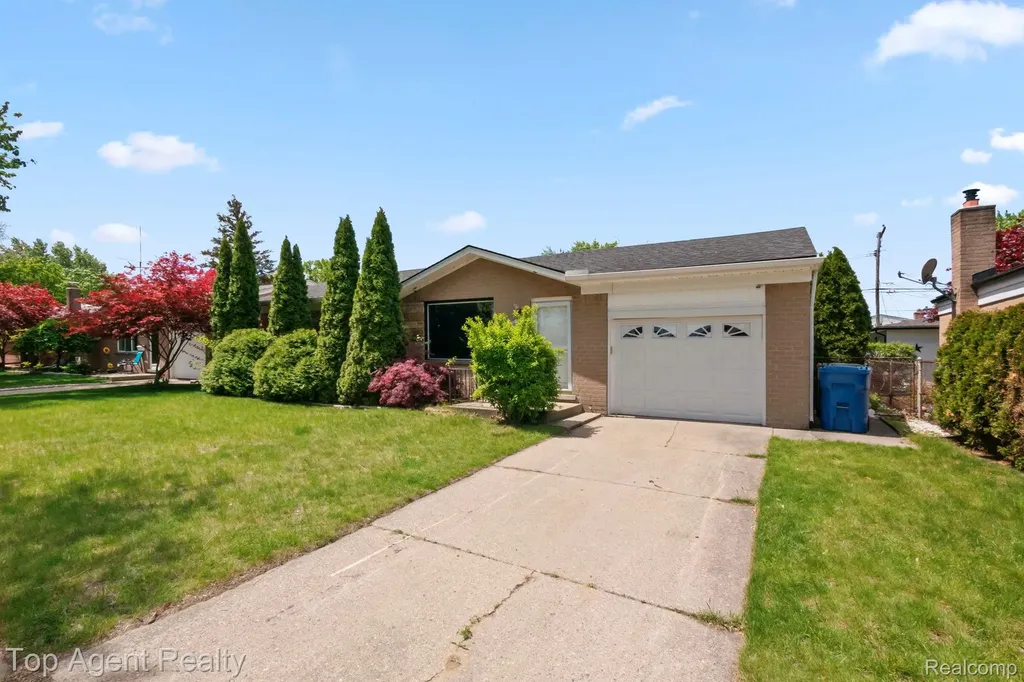 29639 Malvina Drive Warren City MI 48088