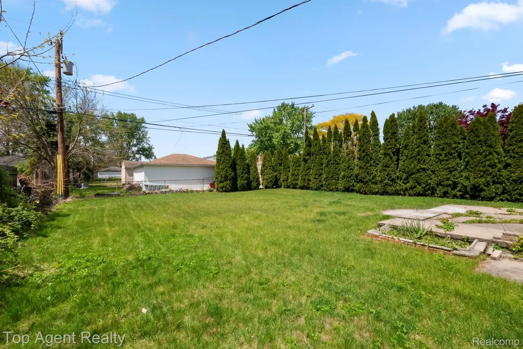 29639 Malvina Drive Warren City MI 48088