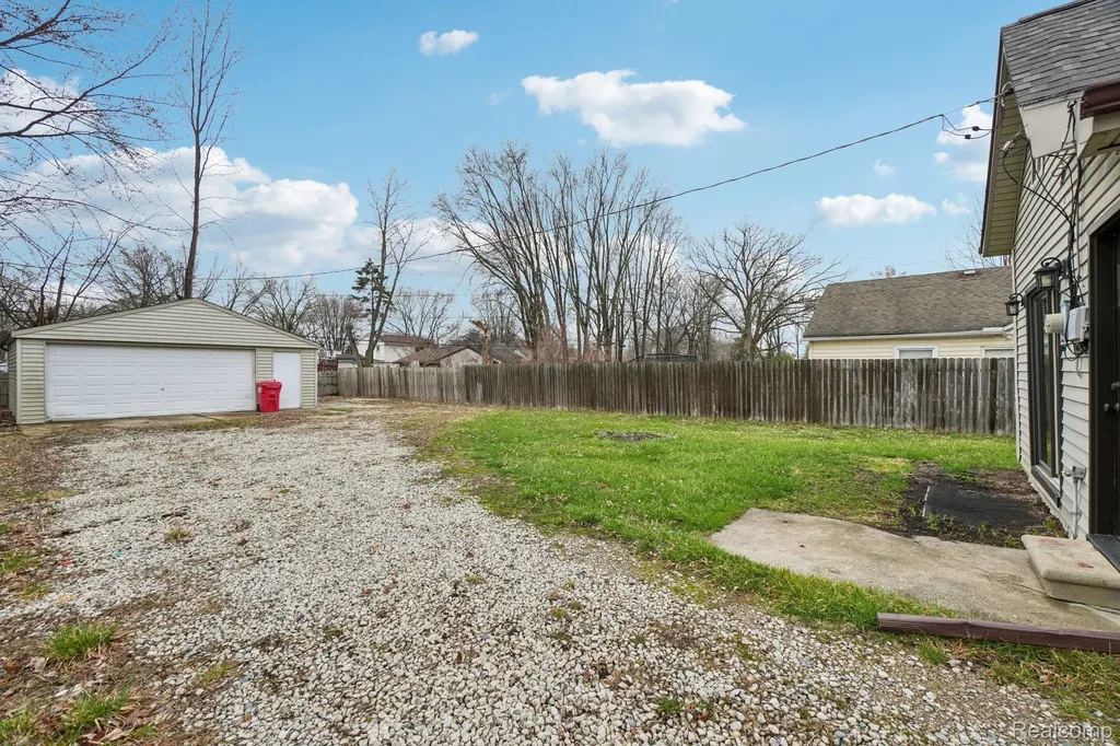 24784 Trombley Street Harrison Charter Township MI 48045