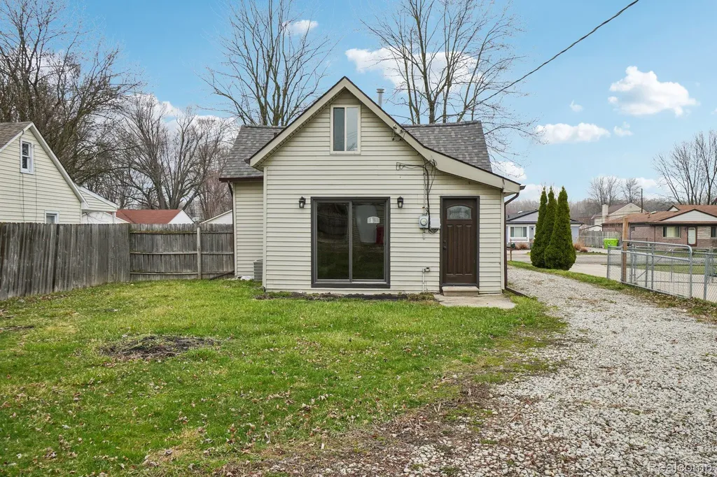 24784 Trombley Street Harrison Charter Township MI 48045