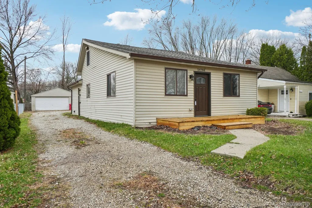 24784 Trombley Street Harrison Charter Township MI 48045