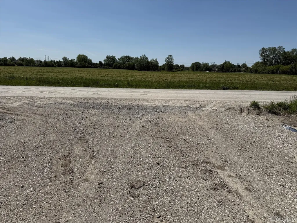 62888 E Schoenherr SE 29 Mile Road E Washington Township MI 48094