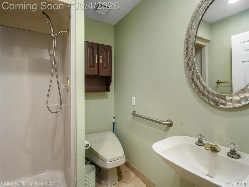 1150 N Livernois Road Rochester Hills City MI 48306