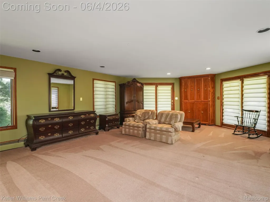 1150 N Livernois Road Rochester Hills City MI 48306