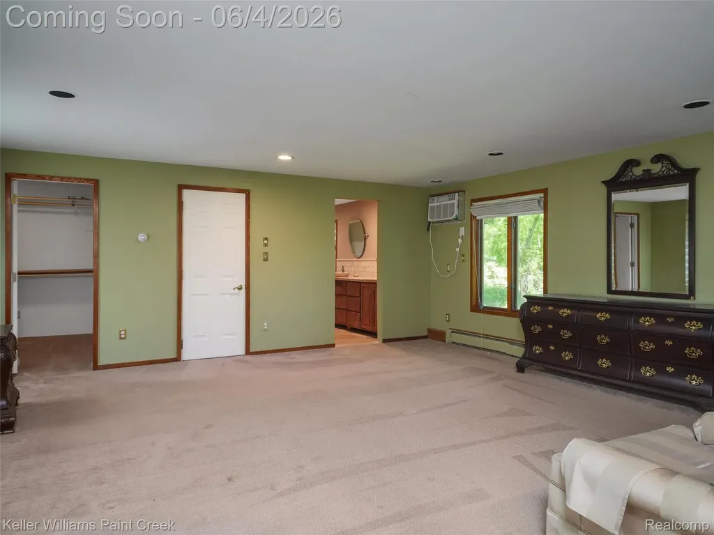 1150 N Livernois Road Rochester Hills City MI 48306