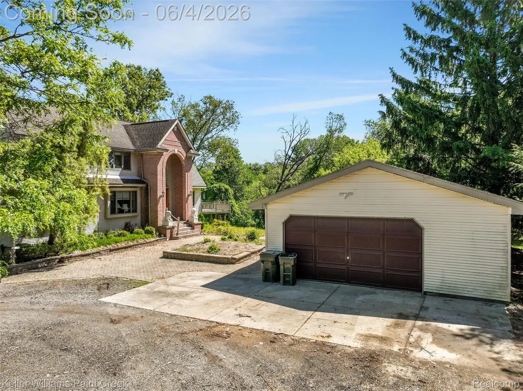 1150 N Livernois Road Rochester Hills City MI 48306
