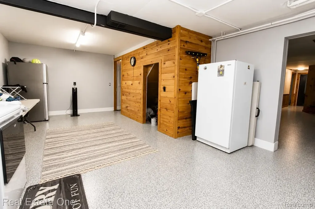 1325 S Hospital Road Waterford Charter Township MI 48327
