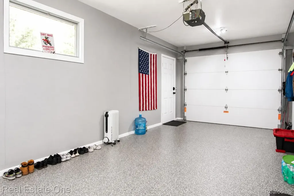 1325 S Hospital Road Waterford Charter Township MI 48327