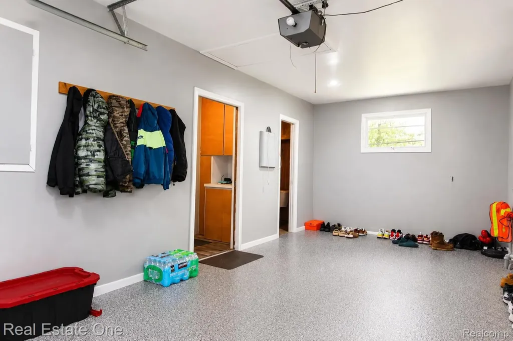 1325 S Hospital Road Waterford Charter Township MI 48327