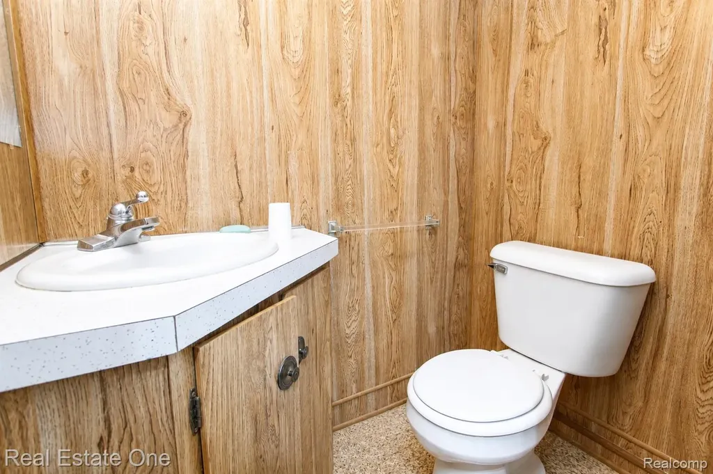 1325 S Hospital Road Waterford Charter Township MI 48327