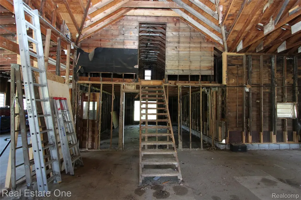 1325 S Hospital Road Waterford Charter Township MI 48327