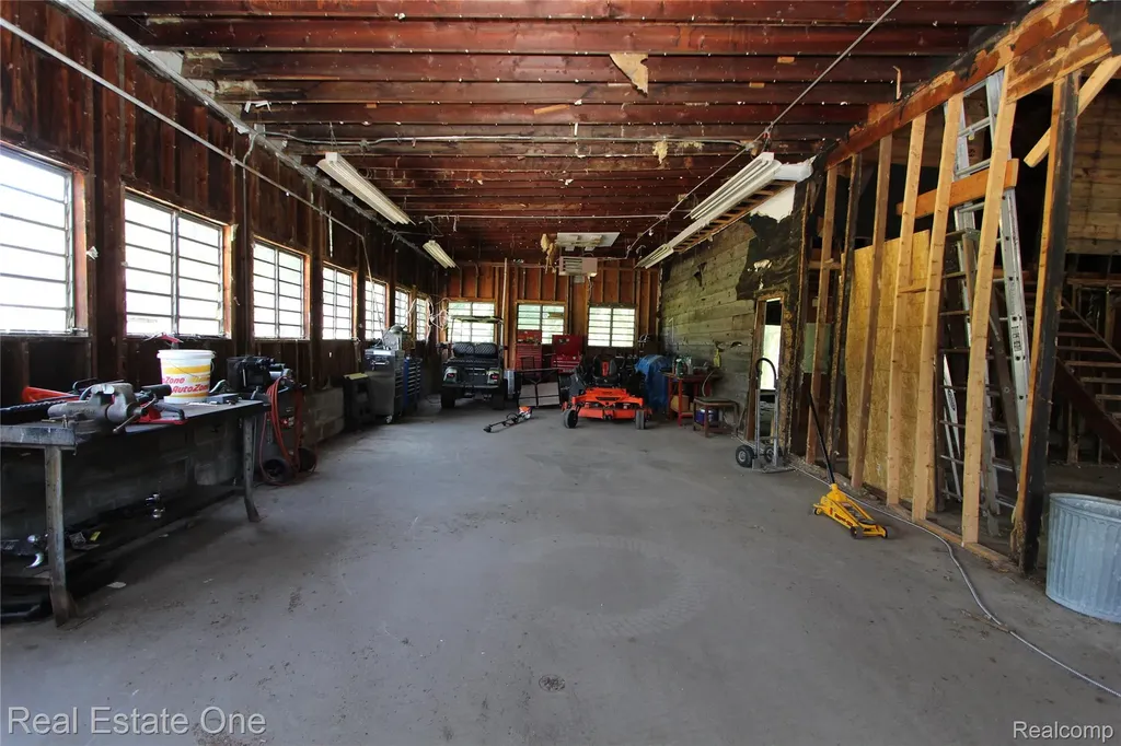 1325 S Hospital Road Waterford Charter Township MI 48327