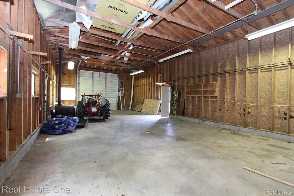 1325 S Hospital Road Waterford Charter Township MI 48327