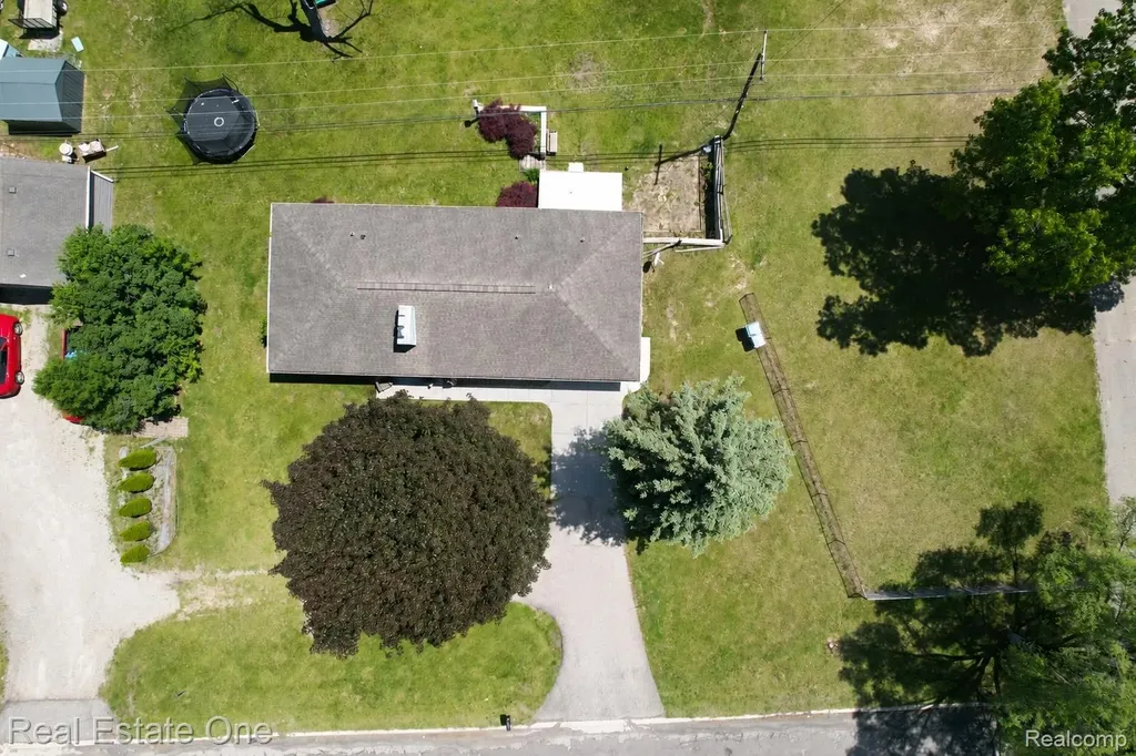 1325 S Hospital Road Waterford Charter Township MI 48327