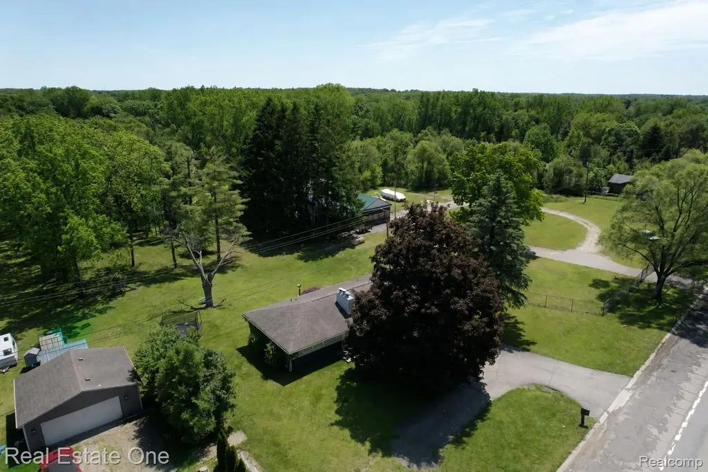 1325 S Hospital Road Waterford Charter Township MI 48327