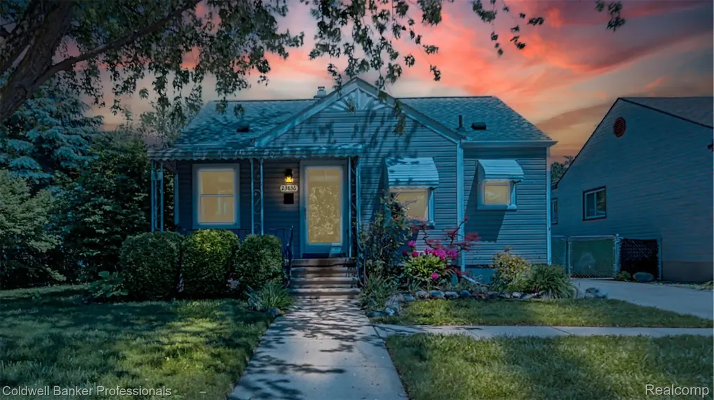 23836 Rosalind Avenue Eastpointe City MI 48021