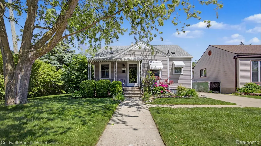 23836 Rosalind Avenue Eastpointe City MI 48021