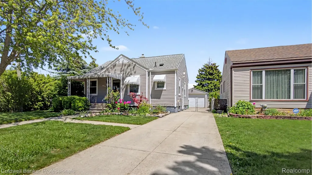 23836 Rosalind Avenue Eastpointe City MI 48021